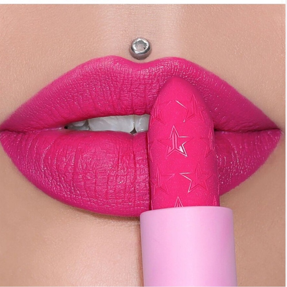 Pink Star-Embossed Lipstick - Picture 10 of 11